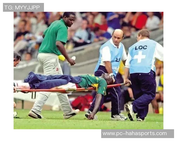 禁忌足球踢的背后故事与文化探讨揭示了运动中的禁忌与挑战 禁忌足球踢的背后故事与文化探讨揭示了运动中的禁忌与挑战